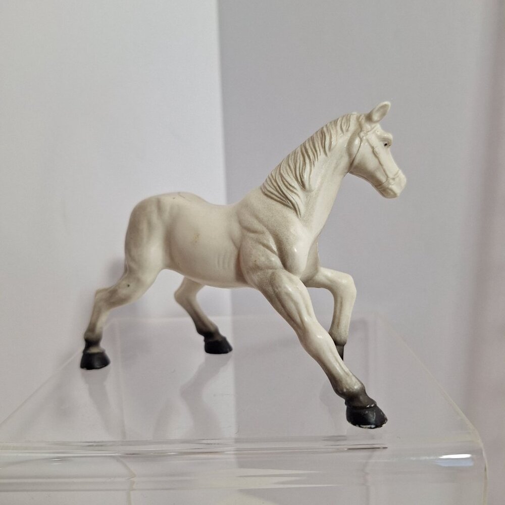 Popak New Ray Hollow White Horse With Black Socks Feet 5 In X 3.5 In Pony - Picture 6 of 9